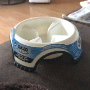 JW Pet Skid Stop Slow Feed Bowl Medium